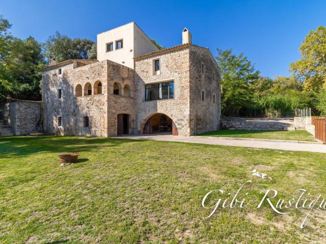 Casa Rural en venta en Bàscara, Girona