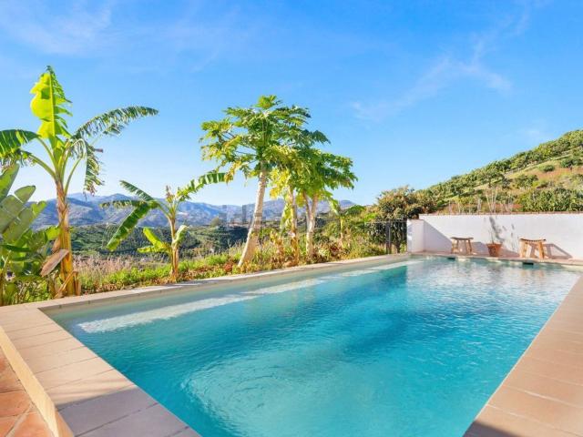 Casa Rural en venta en Benamargosa