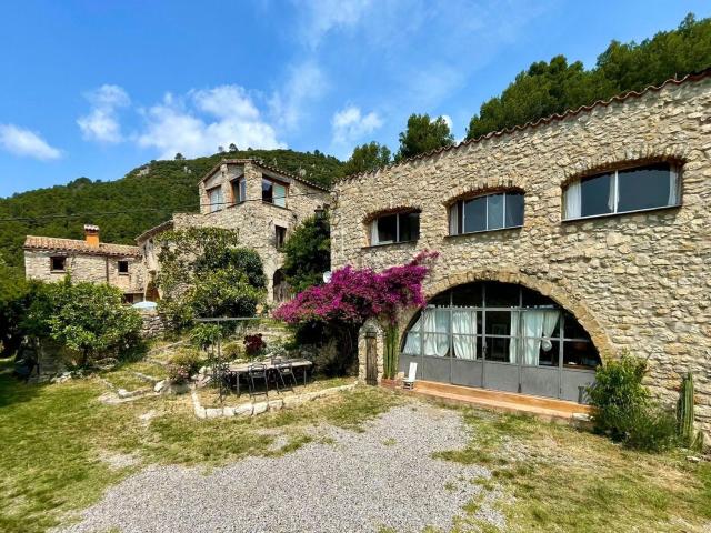 Casa Rural en venta en Beuda, Girona
