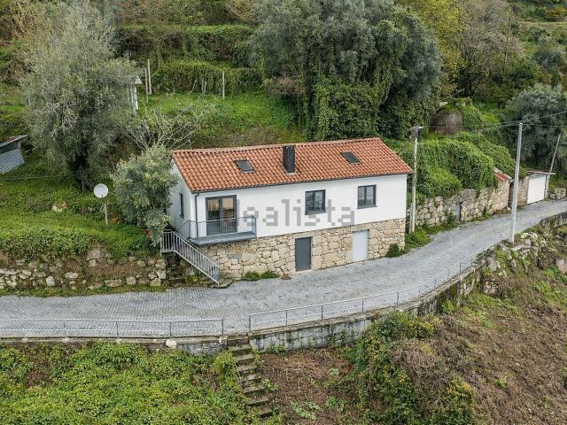 Quinta venda em Bouro (Santa Maria), Amares