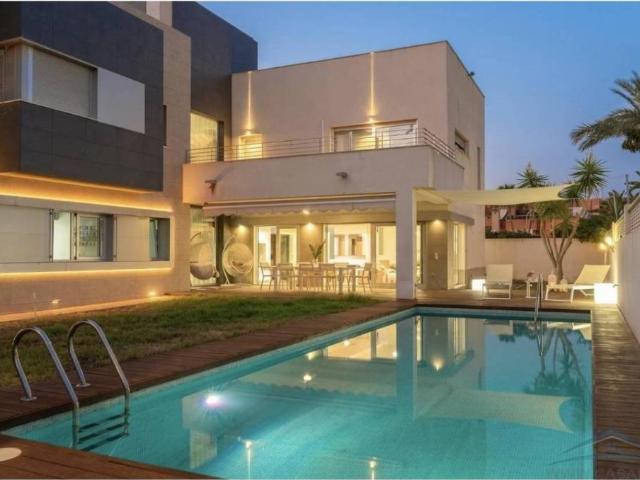 Casa Rural en alquiler en Roquetas De Mar, Andalucía
