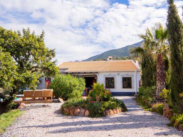 Casa Rural en venta en Alcaucín