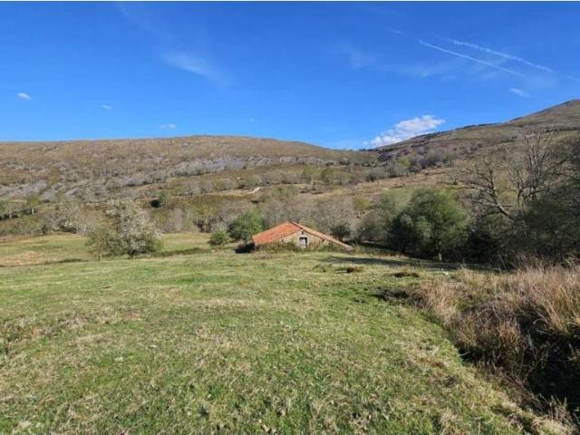 Casa Rural en venta en Cabuérniga, Cantabria