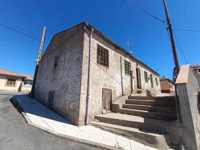 Casa Rural en venta en Casas Del Puerto, Castilla y León