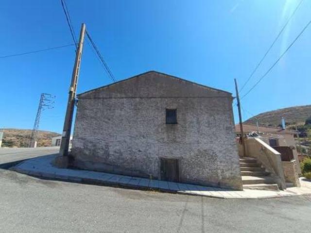 Casa Rural en venta en Casas Del Puerto, Castilla y León