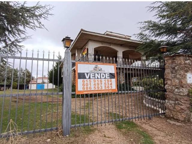 Casa Rural en venta en Castellanos De Villiquera