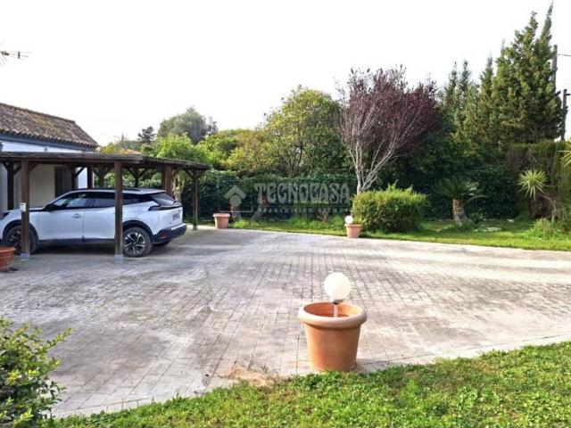 Casa Rural en venta en Coria Del Río, Andalucía
