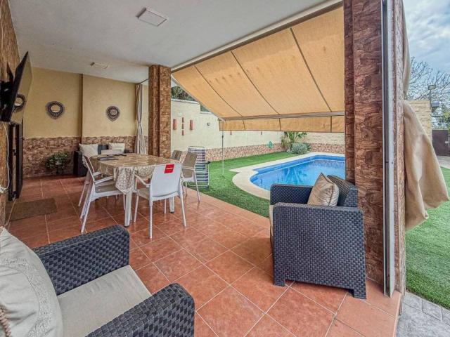 Casa Rural en venta en Dos Hermanas, Andalucía