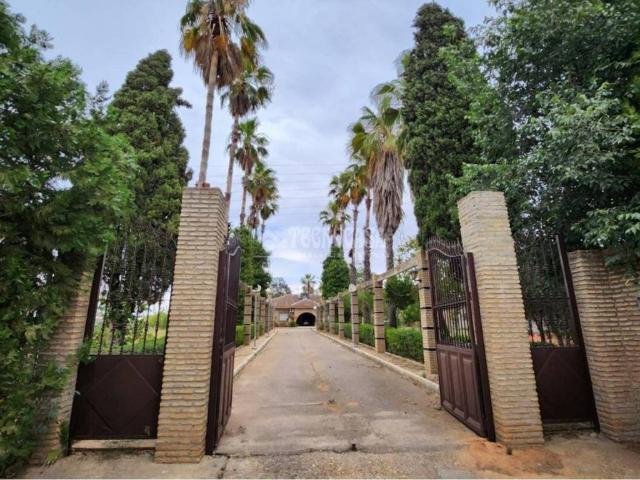 Casa Rural en venta en Dos Hermanas, Sevilla