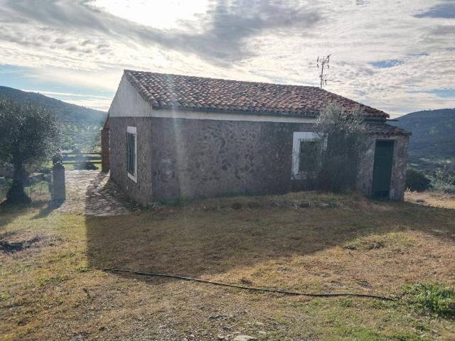 Casa Rural en venta en Fuentes De León, Badajoz