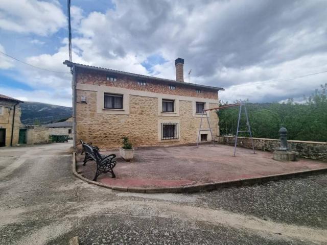 Casa Rural en venta en Merindad De Valdivielso, Castilla y León