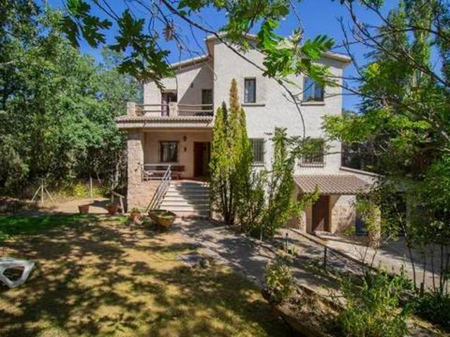 Casa Rural en venta en Navaluenga, Castilla y León