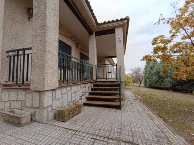 Casa Rural en venta en Olías Del Rey, Castilla-La Mancha