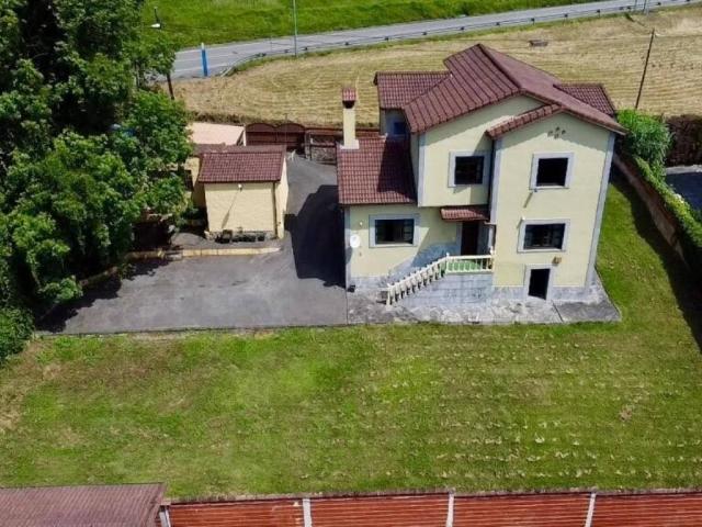 Casa Rural en venta en Oviedo