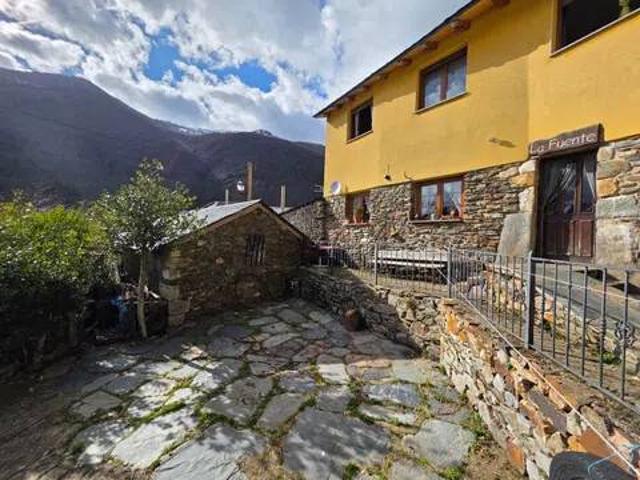 Casa Rural en venta en Palacios Del Sil, Castilla y León