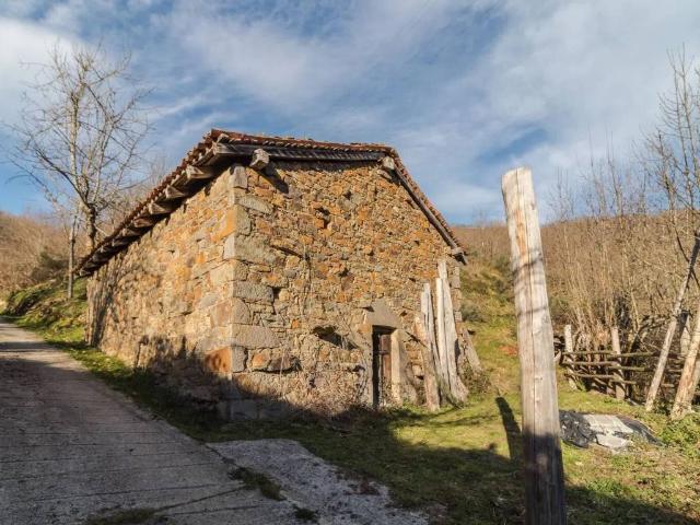 Casa Rural en venta en Murieḷḷos Cimeiru, Quirós
