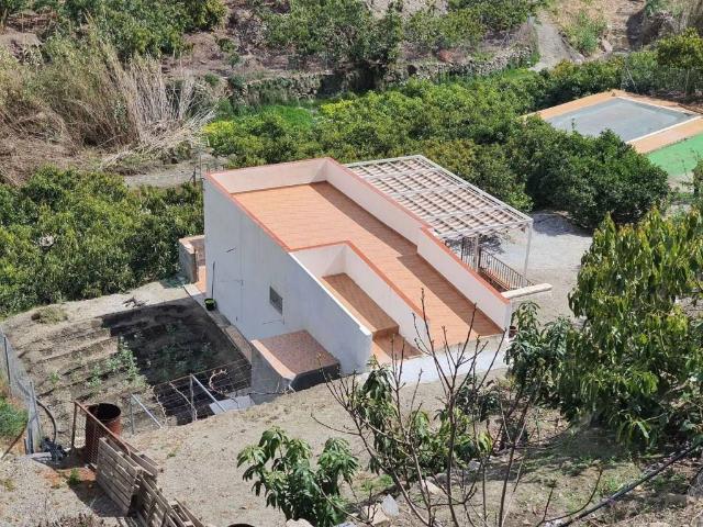 Casa Rural en venta en Torrox