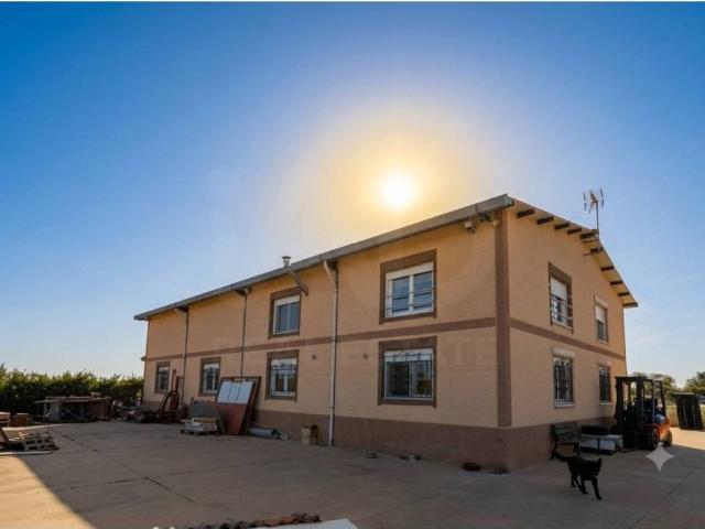 Casa Rural en venta en Villares De Órbigo, Castilla y León