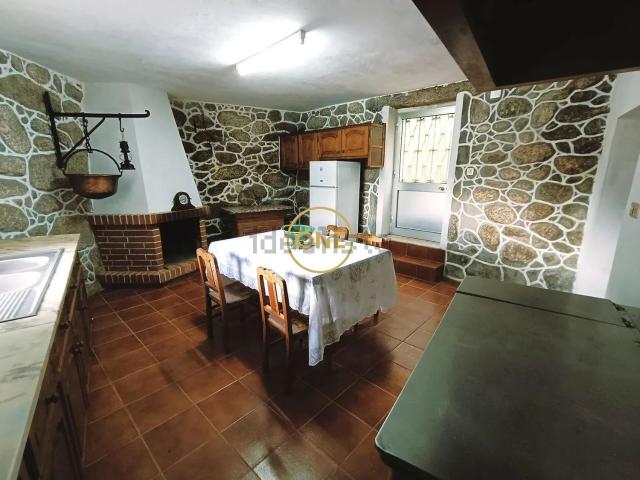 Quinta venda em Gilbarbedo, Covas