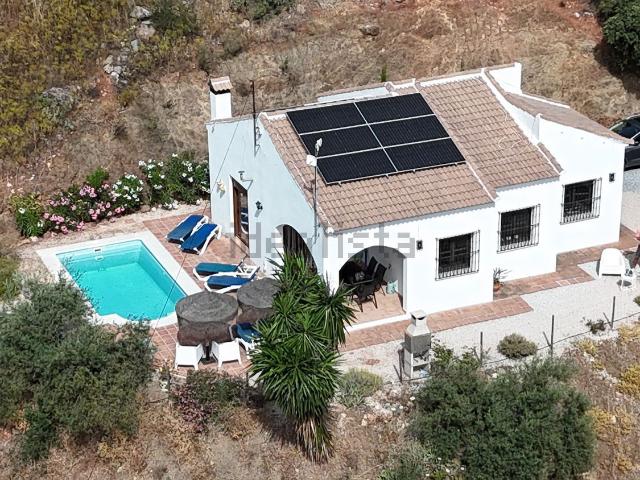 Casa Rural en venta en Comares, Las Encinillas