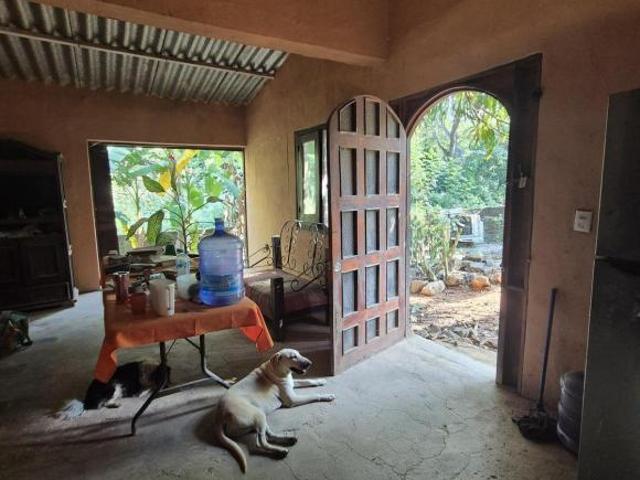 Casa Rústica en Venta, Fraccionamiento panoramas del Posquelite, Terreno amplio con árboles frutales