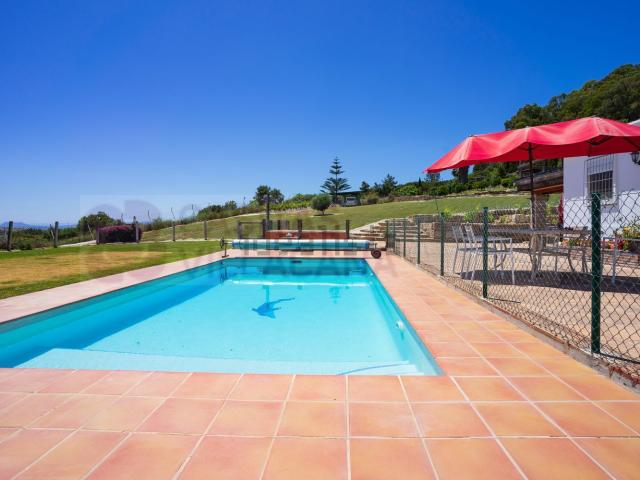 Casa Rural en venta en Barriada Islas Canarias, Estepona