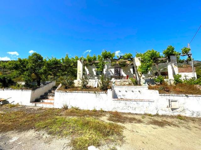 Casa Rural en venta en Frigiliana, Málaga