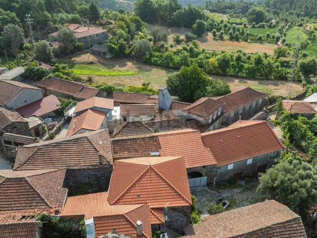 Quinta venda em Gondiães e Vilar de Cunhas, Cabeceiras de Basto