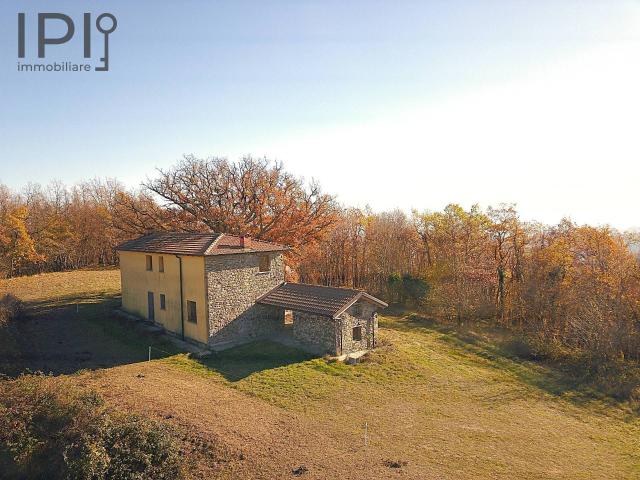 Rustico in vendita a Piana Crixia, Liguria