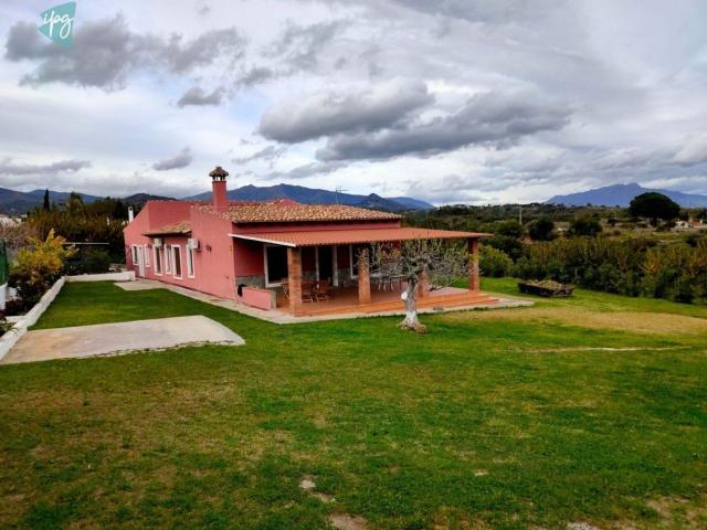 Casa Rural en venta en Las Lomas, Estepona