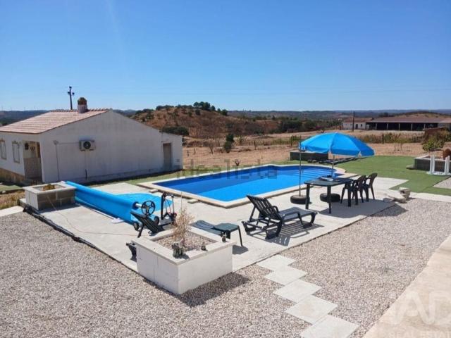 Quinta venda em Martim Longo, Faro
