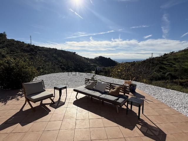 Casa Rural en venta en Benagalbón, La Axarquía