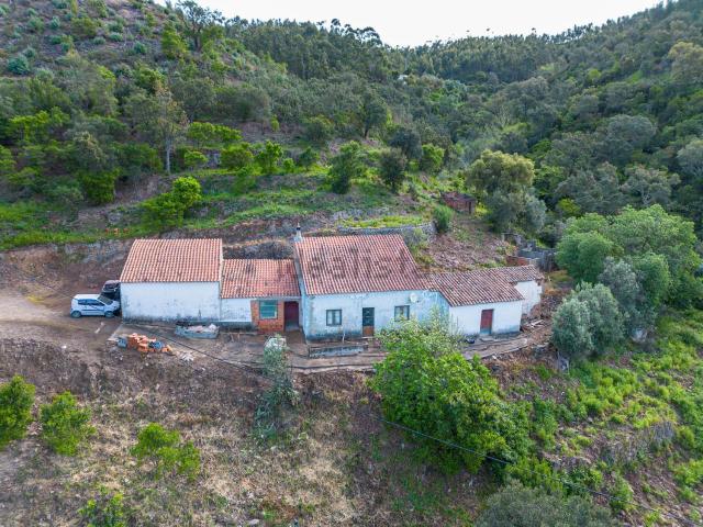 Quinta venda em Barranco dos Pisões, Monchique