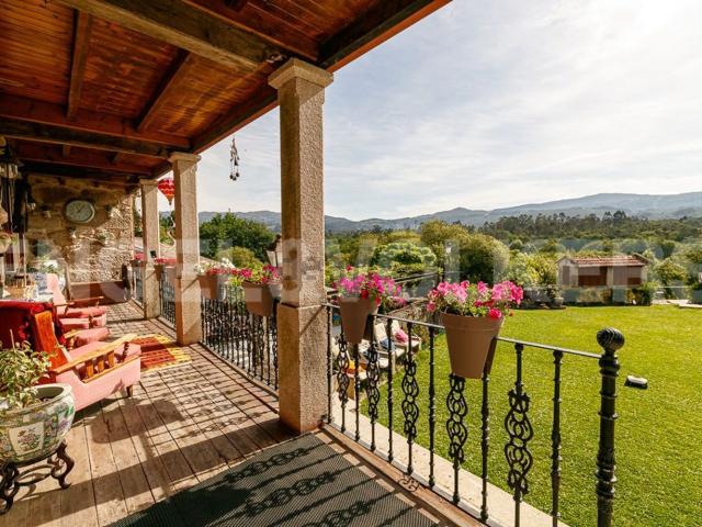 Casa Rural en venta en Lougares, Mondariz