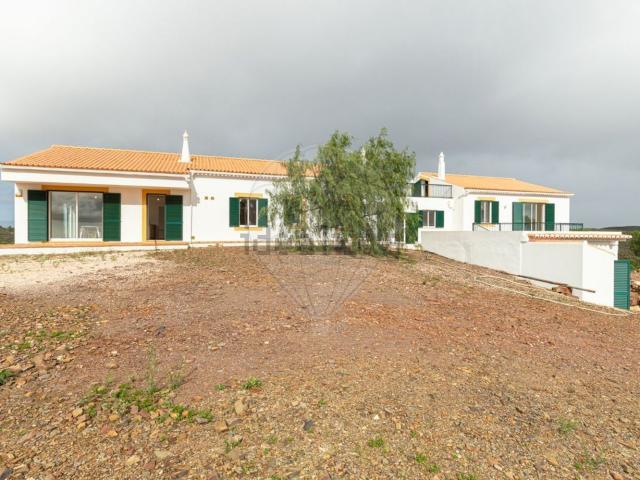 Quinta venda em Odiáxere, Cascalhos