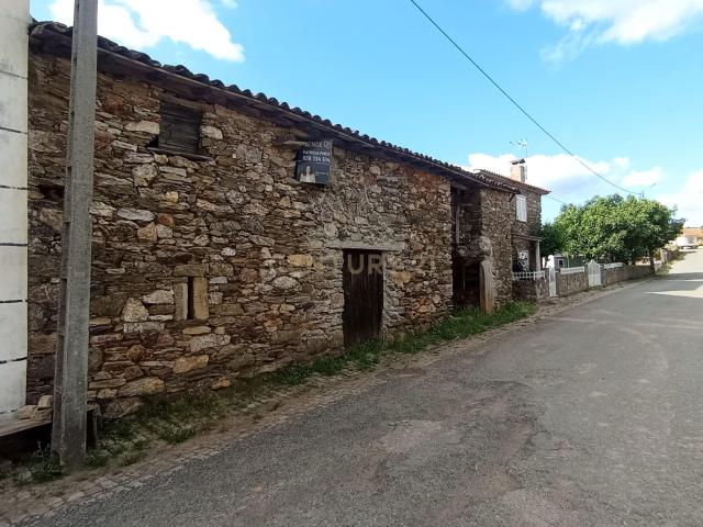 Casa venda em Edroso, Bragança