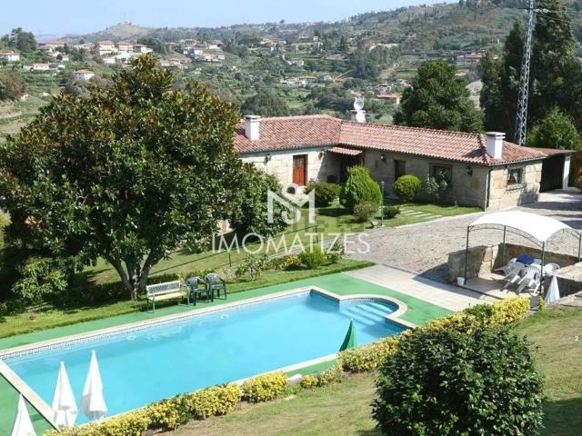Quinta venda em Paredes de Viadores, Porto