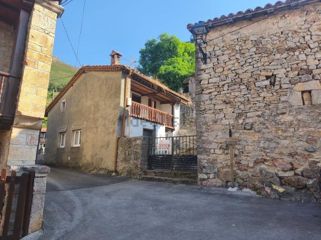 Casa Rural en venta en Peñamellera Baja, Asturias