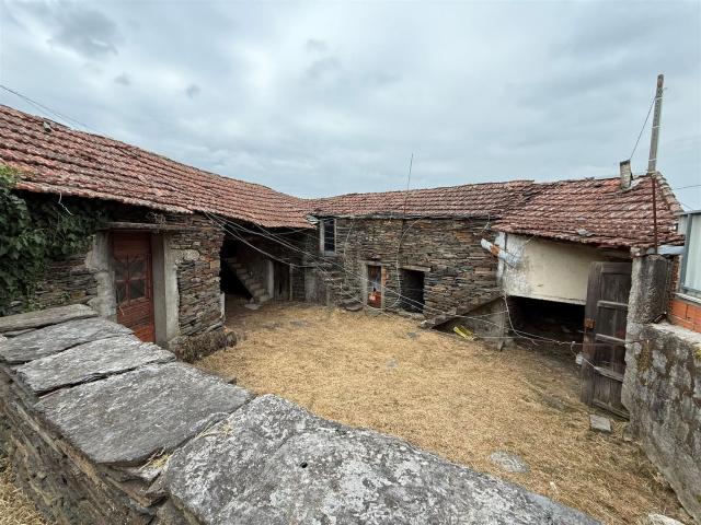 Quinta venda em Cabido, Bitarães