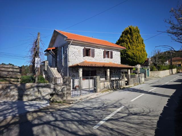 Quinta venda em Parada Do Bouro, Braga