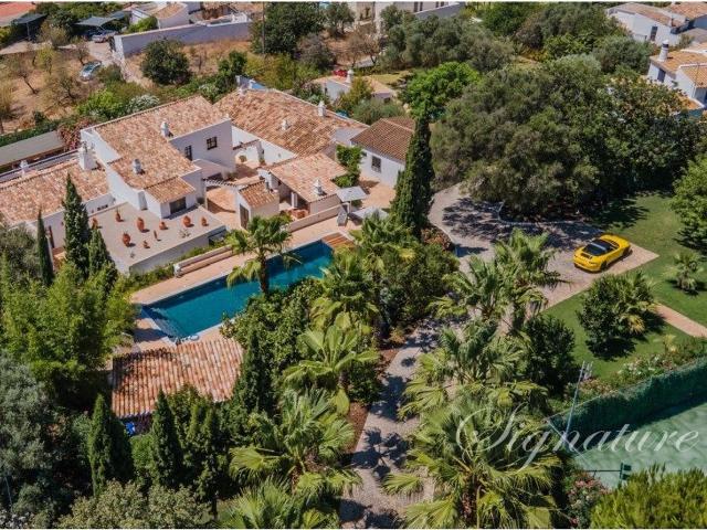 Quinta venda em Santa Bárbara De Nexe, Laranjeira
