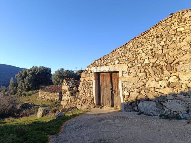 Casa Rural en venta en Santiago Del Collado, Ávila