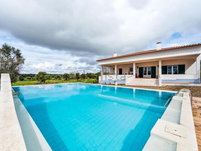 Quinta venda em Vale Longo