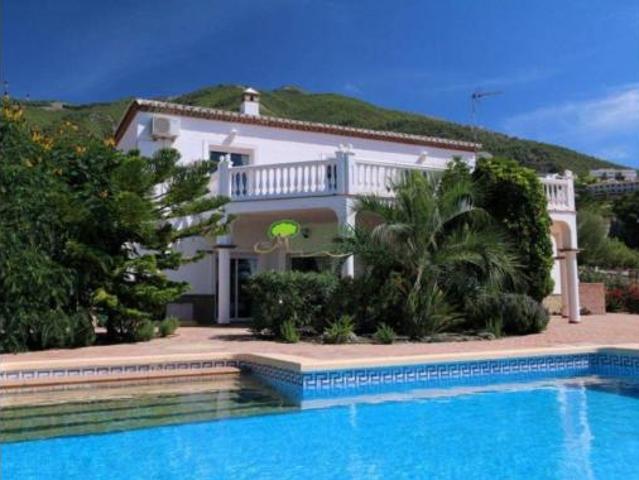 Casa Rural en venta en Alcaucín