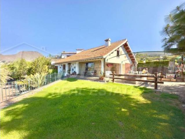 Casa Rural en venta en La Cruz del Guanche, Arona