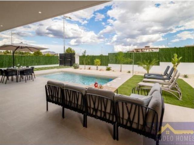 Casa Rural en venta en Urbanización Coto Riñales, Noroeste