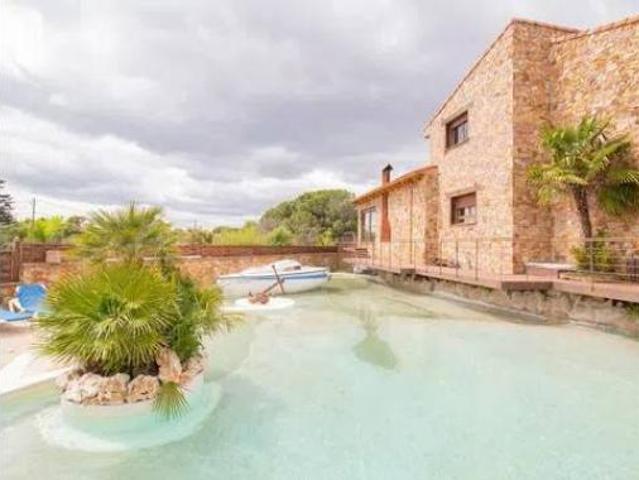 Casa Rural en venta en Lozoyuela-navas-sieteiglesias, Madrid