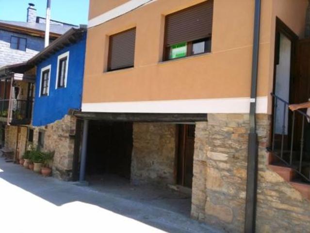 Casa Rural en venta en Villanueva de Valdueza, El Bierzo