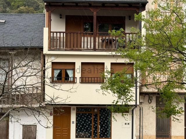 Casa Rural en venta en Villafranca Del Bierzo, León