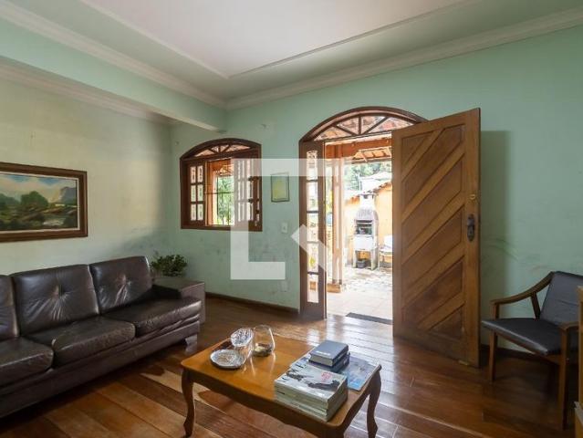 Casa aluguel em Região Geográfica Imediata de Belo Horizonte, Região Metropolitana de Belo Horizonte